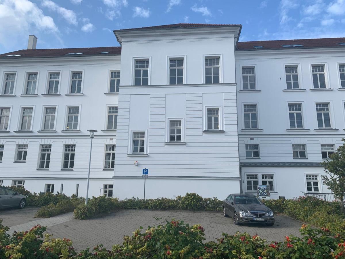 Circus Hostal Putbus Exterior photo